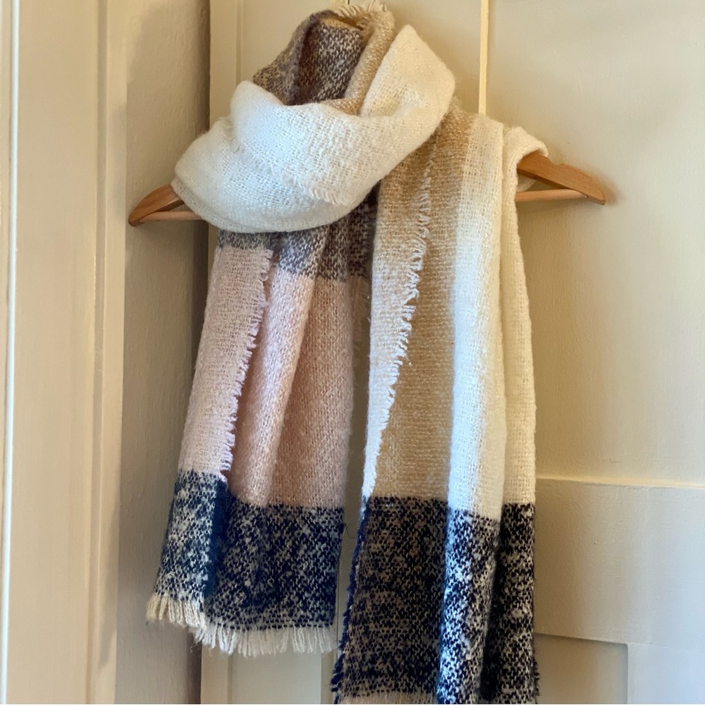 Chunky Knit Fringe Scarf